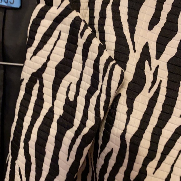 Liz Claiborne, Black & White Print Blazer - Picture 9 of 9